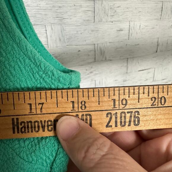 Anthropologie postmark sleeveless blouse scalloped hem V-neck crisscross back - Picture 6 of 7